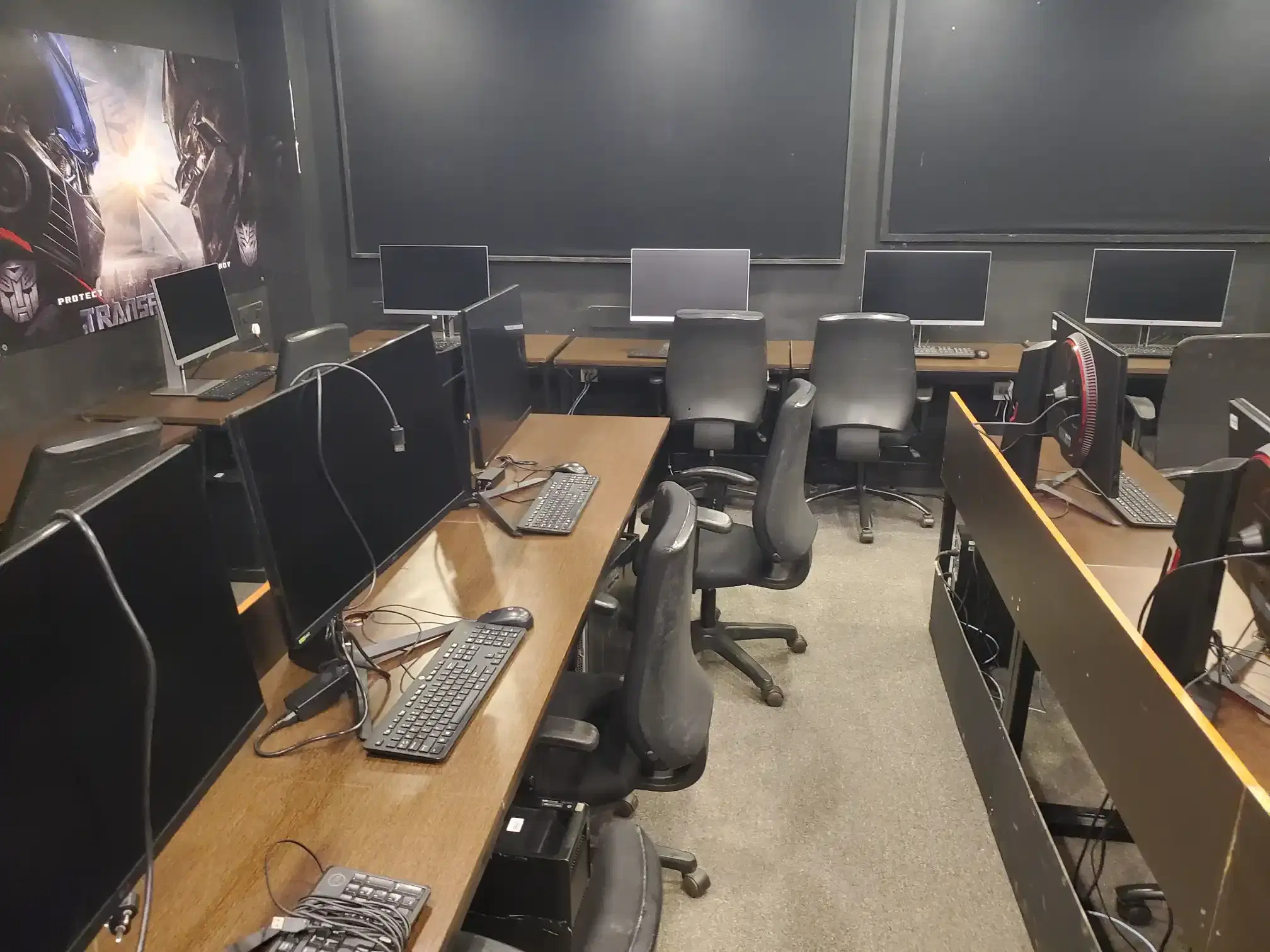 Whistling Woods International Mumbai VFX Lab photo 2